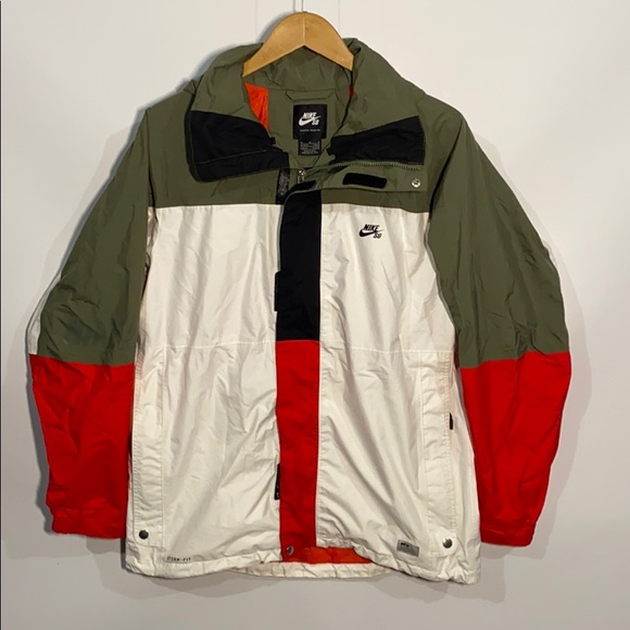 acg snowboard jacket